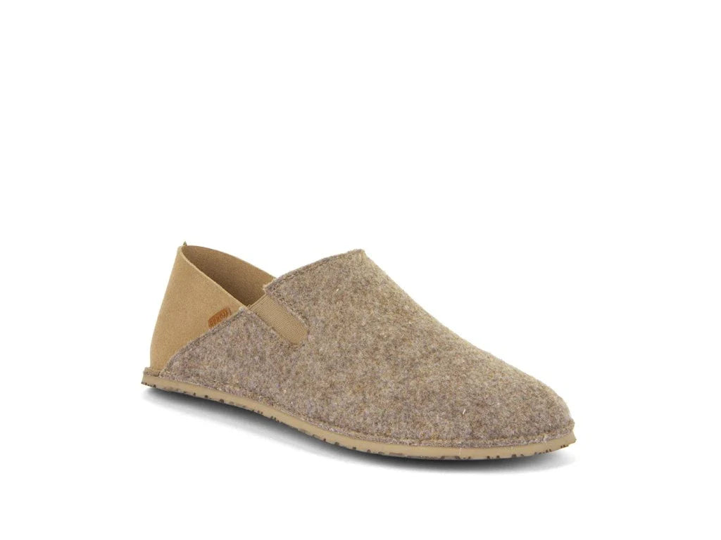 Calçado Froddo Barefoot Slip-On Flexy Beige, vista lateral frontal.