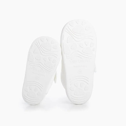 Vista inferior das Baby Lobitos Barefoot Deportivas Tiza, destacando a sola antiderrapante, plana e altamente flexível, ideal para um desenvolvimento saudável dos pés.