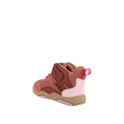 Vista traseira da bota impermeável vegana Blanditos Hera Rosa, destacando o reforço rosa claro no calcanhar e a aba de puxar.