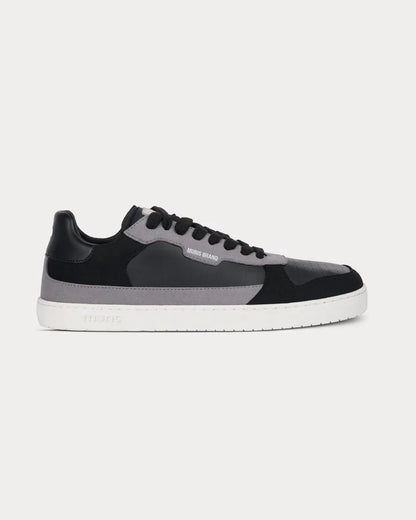 Sapatilha Muris Barefoot HE Majorca Black, vista lateral, com painéis em preto e cinzento e sola branca fina.