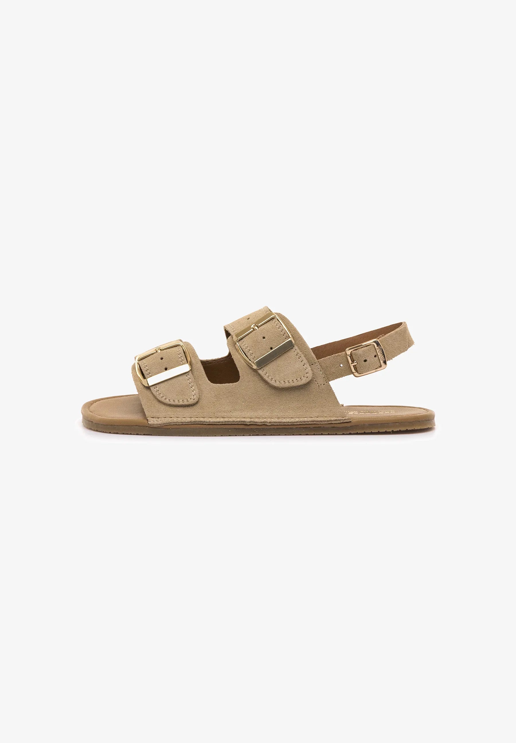 Sandália barefoot Mustang Free Lara em pele camel com fivelas douradas.
