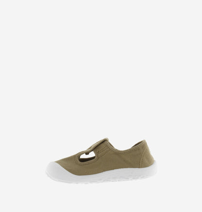 Sandália infantil Barefoot Victória Laurel, vista lateral oposta, mostrando o design minimalista, lona ecológica e sola branca antiderrapante.