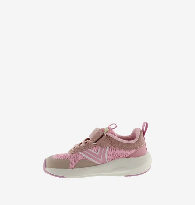 Detalhe da sapatilha Victoria Barefoot Kai rosa, mostrando o perfil lateral, a sola fina e o material respirável em malha.