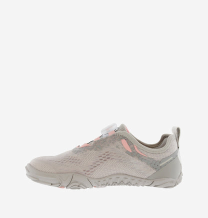 Sapatilha Victoria Barefoot Terratech Mesh rosa/cinza, vista lateral completa, mostrando a sola flexível e o puxador traseiro.